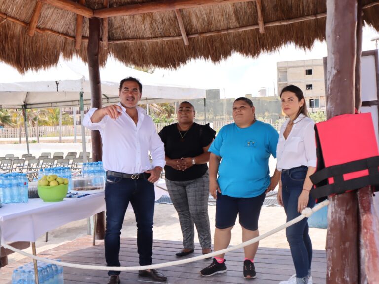 PROGRESO | Alumnos del Centro de Atención Múltiple de Oxkutzcab visitan la Playa Incluyente del Malecón de Progreso