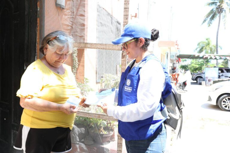 GOBIERNO | Comienza entrega de apoyos económicos del Gobierno del Estado a vecinos de Progreso.