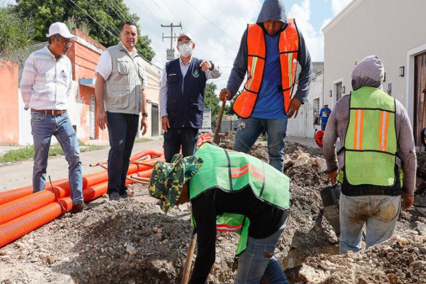 MÉRIDA | Renán Barrera trabaja en el rescate de fachadas del Corredor Turístico Gastronómico.