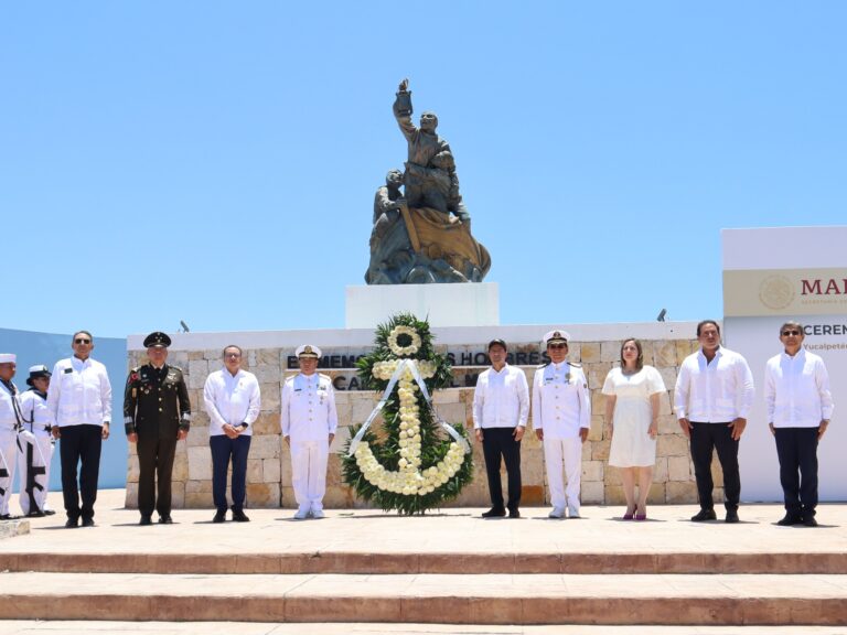 PROGRESO | Autoridades de los tres niveles de gobierno conmemoran en Progreso el Día de la Marina Nacional.