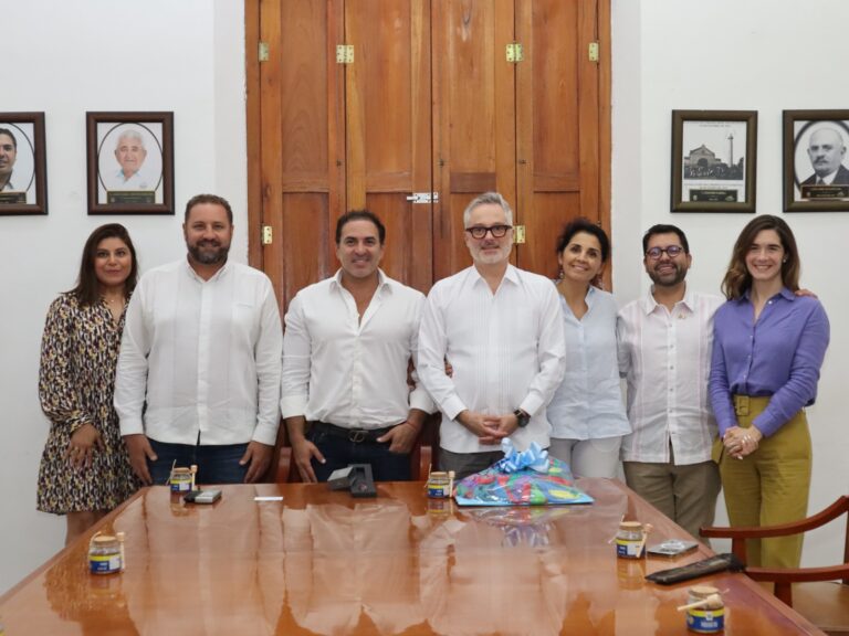 PROGRESO | Julián Zacarías recibe la visita del Embajador de Suiza en México, fortaleciendo la proyección internacional de Progreso