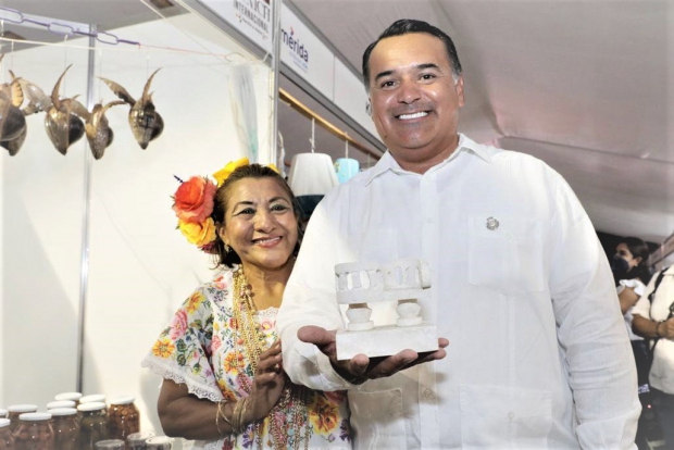 MÉRIDA | Renán Barrera promueve el desarrollo económico de las y los artesanos de Yucatán