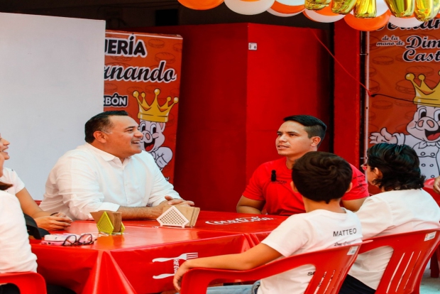 MÉRIDA | Renán Barrera apoya a las y los jóvenes con más herramientas para su desarrollo profesional