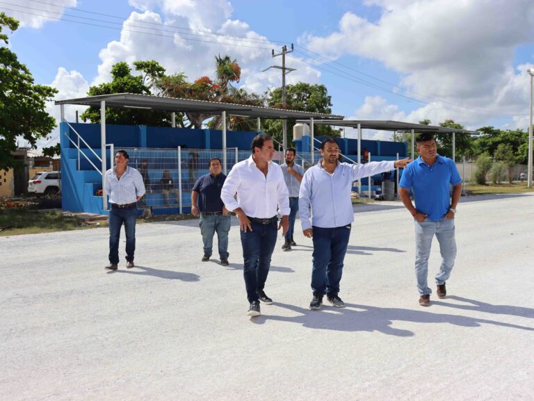 PROGRESO | Gracias a la colaboración con el Gobierno del Estado ya se trabaja en el campo de fútbol «Ing. Manuel Rodríguez Peón» de Flamboyanes