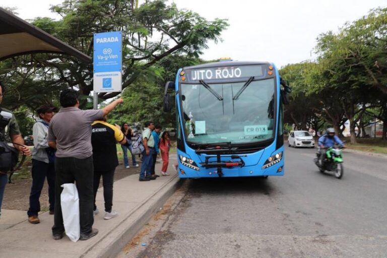 GOBIERNO | Con la incorporación de la ruta Circuito Rojo al sistema «Va y Ven», cada vez más personas viven los beneficios de un transporte público moderno