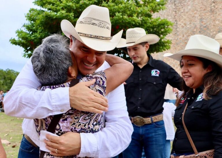 POLITICA | Renán Barrera suma a exalcaldes priistas y perredistas de todo el estado al proyecto Yucatán