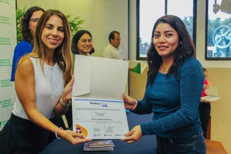 GOBIERNO | Se gradúan alumnas de la UTM becadas por el programa Tecnolochicas