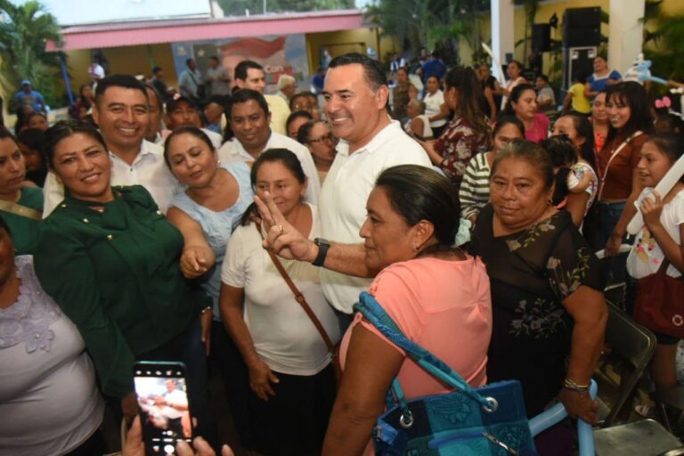 POLITICA | Más de 500 militantes y simpatizantes de este municipio y comisarías, respaldaron durante este encuentro a Renán Barrera Concha, precandidato del PAN a la gubernatura de Yucatán.