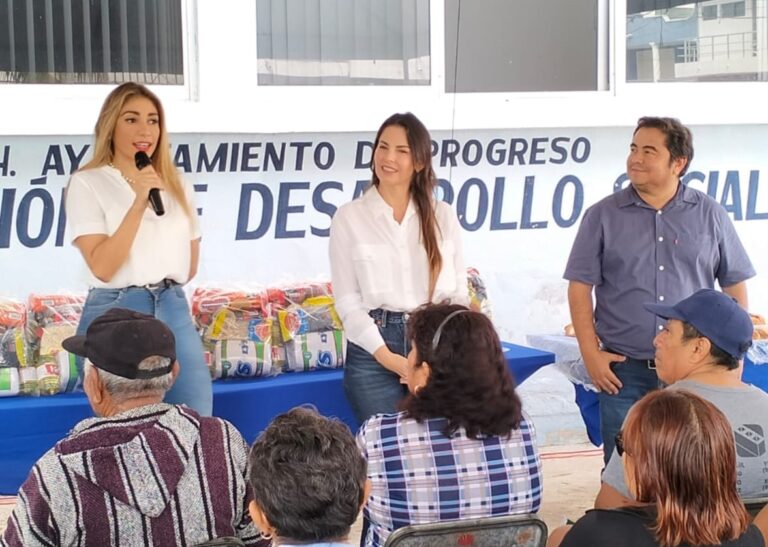 PROGRESO | ADULTOS MAYORES Y PERSONAS CON DISCAPACIDAD DE PROGRESO RECIBEN APOYO ALIMENTARIO