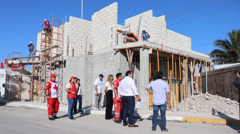 PROGRESO | ZACARÍAS CURI SUPERVISA AVANCES DE LA CONSTRUCCIÓN DE LA NUEVA BASE DE LA CRUZ ROJA DE PROGRESO