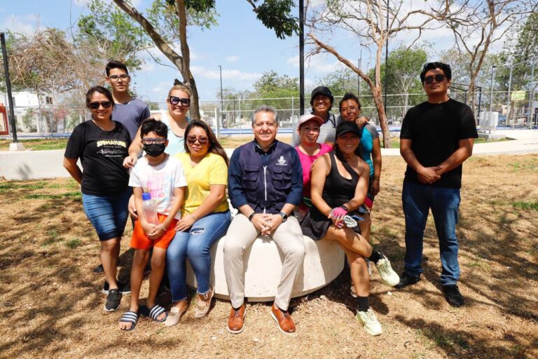 MÉRIDA | El Alcalde apoya la propuesta de las y los vecinos del fraccionamiento «Los Héroes» de nombrar al nuevo parque «Familias Unidas».