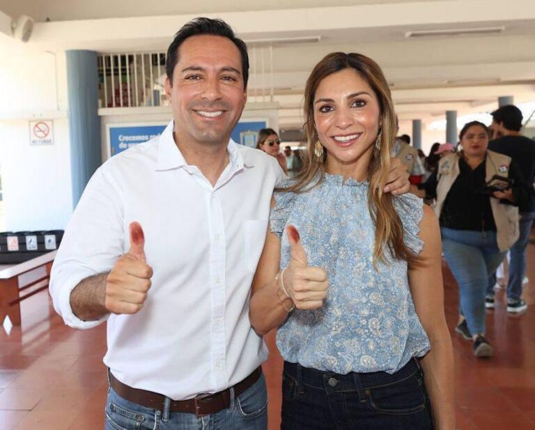 GOBIERNO | Junto con las y los yucatecos, acude Mauricio Vila Dosal a las urnas a emitir su voto