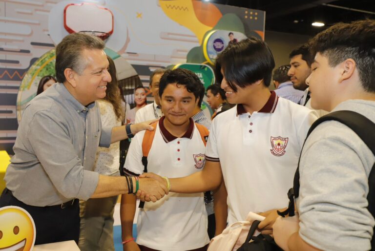 MÉRIDA | El Ayuntamiento apoyará a la población estudiantil con la Feria de Becas.