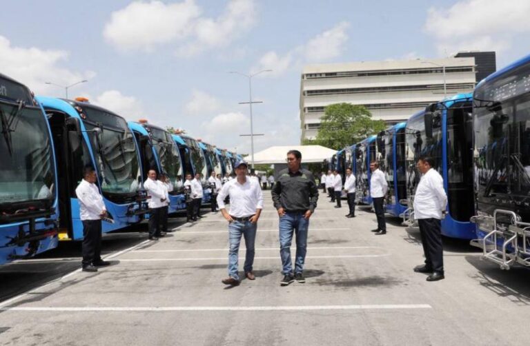 GOBIERNO | Presenta el Gobernador Mauricio Vila Dosal nuevas unidades Va y Ven con las que se seguirá transformando la movilidad en Yucatán