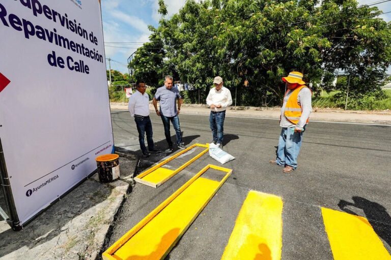 MÉRIDA | El Alcalde Alejandro Ruz supervisa el avance de la repavimentación de calles en Santa Rosa