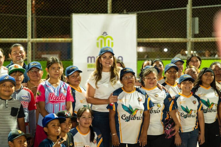 MÉRIDA | Entrega Cecilia Patrón campo de béisbol diseñado por vecinos de Emiliano Zapata Sur.